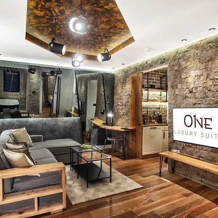 وان لاكشري سويتس