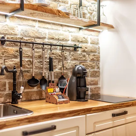 وان لاكشري سويتس 4*