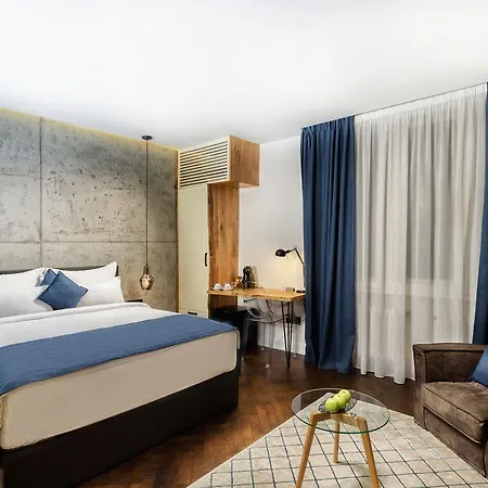 One Luxury 4*