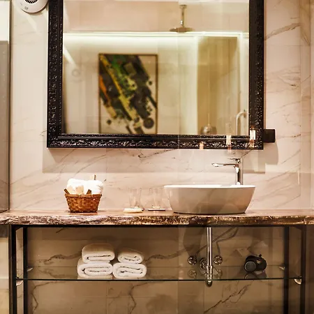 بيت ضيافة وان لاكشري سويتس