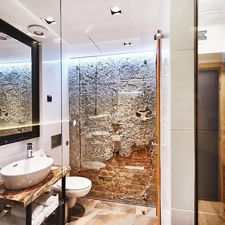 One Luxury Guest house