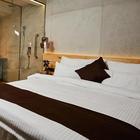 One Luxury 4*
