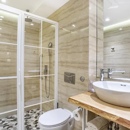 Guest house One Luxury 4*