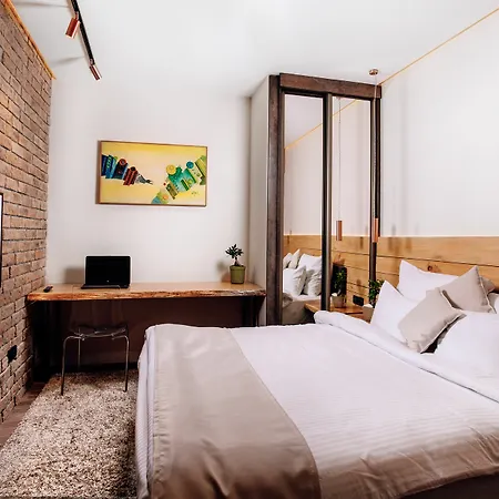 وان لاكشري سويتس 4*