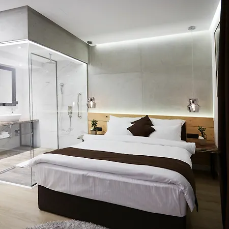 One Luxury 4*