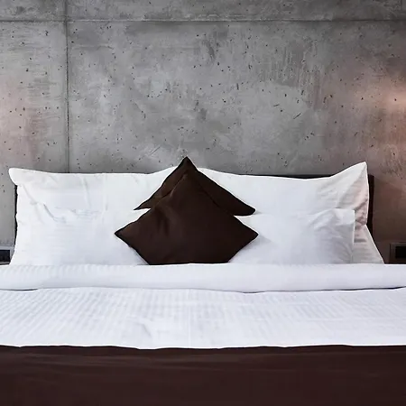 وان لاكشري سويتس