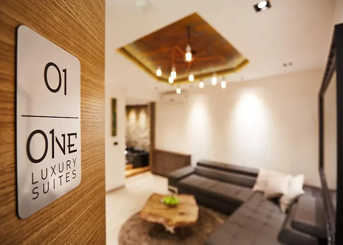 One Luxury Pensión 4*