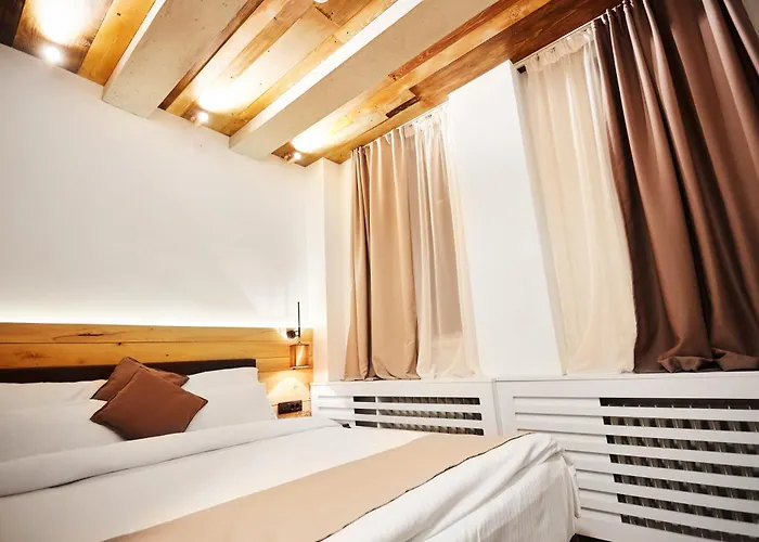 One Luxury Pensión 4*